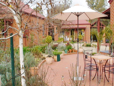 Albury Cottages - Darwin Holiday 0