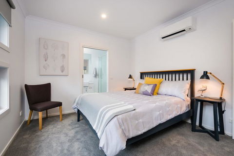 Albury Yalandra Apartment 5 - Darwin Holiday 3