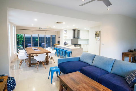 Alexandra Headland Luxury Townhouse - Darwin Holiday 0