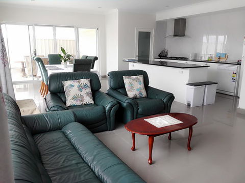 Alkimos Beach Retreat - Darwin Holiday 0