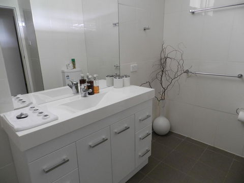 Almas Cottage - Darwin Holiday 3