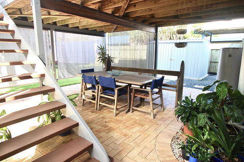 Aloha Alex Beach House Pet-friendly- 450m To The Beach - Darwin Holiday 1