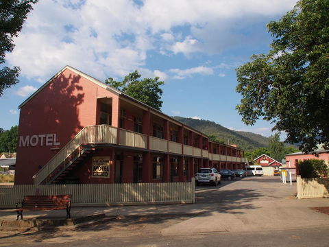 Alpine Hotel Bright - Darwin Holiday 0