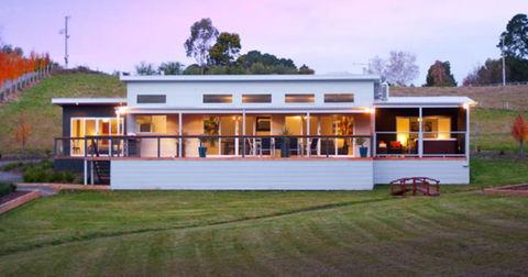 Alyonah Daylesford - Darwin Holiday 0