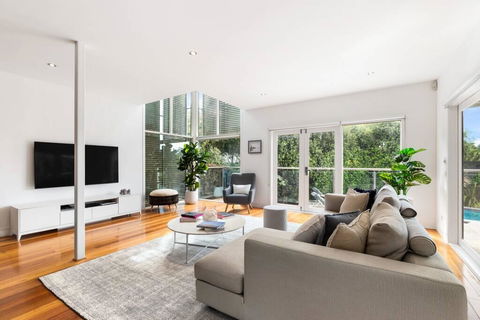 Amalfi Dream - Luxury Villa With Pool And Spa, Walk To Beach And Shops - Darwin Holiday 3