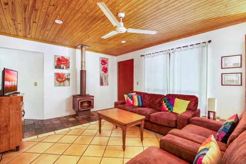 Amaroo - Rainbow Shores Room For Everyone And Walk To Beach - Darwin Holiday 2