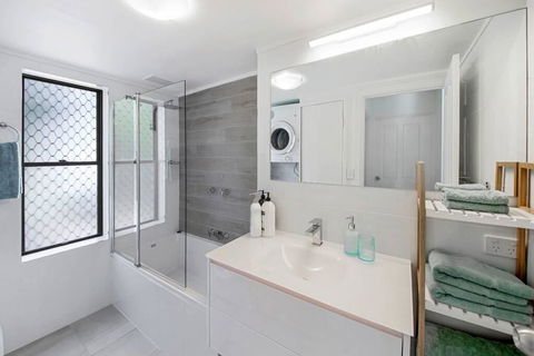 Amazing Modern Apartment On The Canal - Darwin Holiday 3
