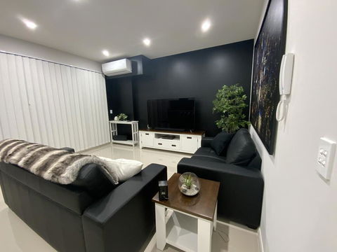 Amazing New Apartment Penrith, Prime Location - Darwin Holiday 2