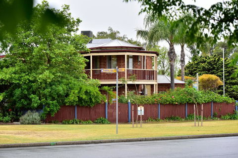 Anchorage Guest House And Self-contained Accommodation - Darwin Holiday 0