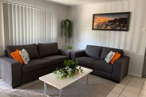Andergrove Home With A Garden View-Wi-fi & Netflix - Darwin Holiday 0