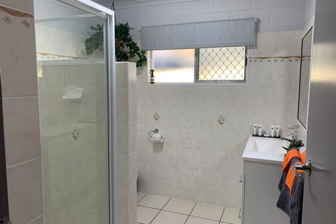 Andergrove Home With A Garden View-Wi-fi & Netflix - Darwin Holiday 3