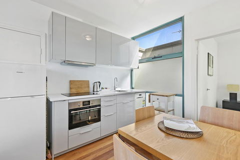 Anglesea River Apartments - Spa Apartment 40 - Darwin Holiday 2