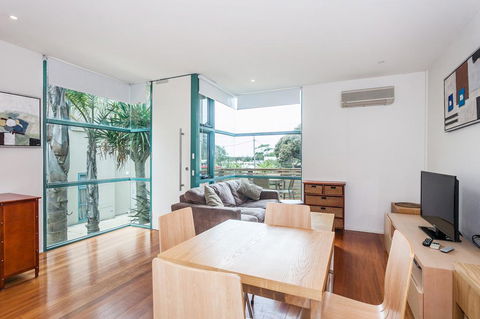 Anglesea River Apartments - Spa Apartment 40 - Darwin Holiday 3