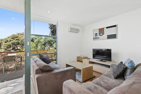 Anglesea River Apartments - Spa Apartment 40 - Darwin Holiday 1