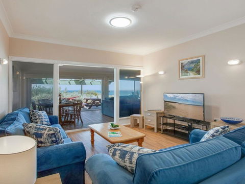 Antonio's Paradise - Spectacular Views Over Warrain Beach - Darwin Holiday 2