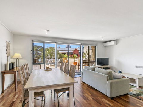 APARTMENT 23 PACIFIC APARTMENTS - Sit On The Deck And Soak In The View - Darwin Holiday 1