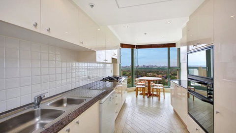 Apartment In The Heart Of Chatswood - Darwin Holiday 1