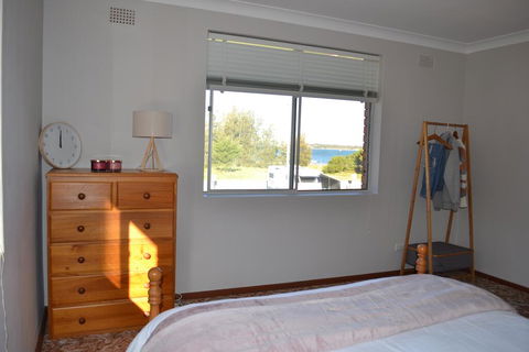 Apartment With Sweeping View Of The Bay, 2 Bedrooms, Sleeps 5 - Darwin Holiday 2