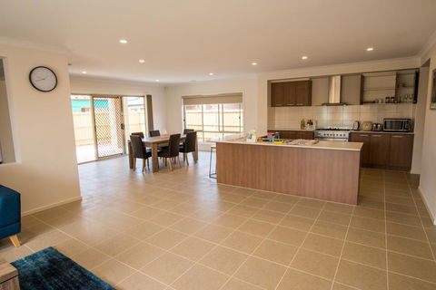 Apple House Point Cook - Darwin Holiday 3