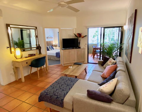 Apt 58 At The Reef Club Resort - Tranquil, Walk To Beach And Village - Darwin Holiday 1