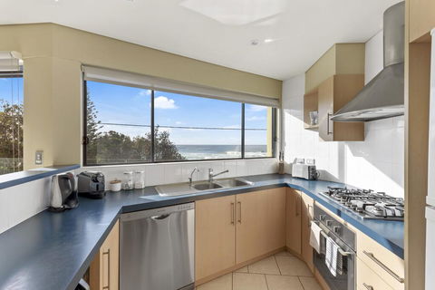 Aqua Shores Award Winning Apartment - Darwin Holiday 1