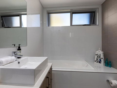 Aqua View (By Jervis Bay Rentals) - Darwin Holiday 2