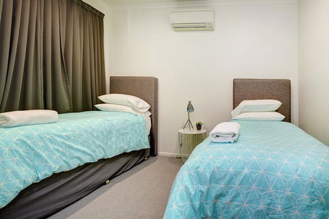 Aqualuna Beach Resort - Unit 25 - Darwin Holiday 2