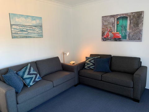Aquarius Apartments Mollymook - Darwin Holiday 2