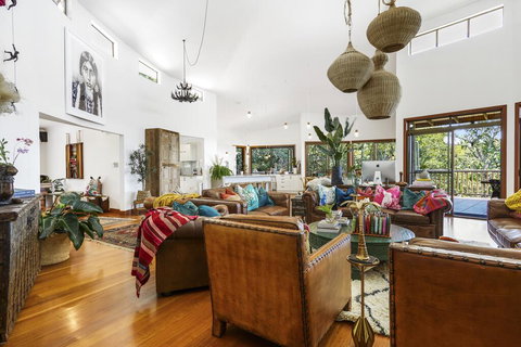 Aquila Retreat Mansion - Darwin Holiday 0