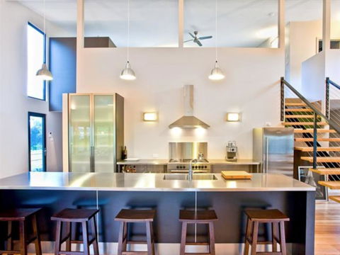 Architecturally Designed Beach House - Darwin Holiday 0
