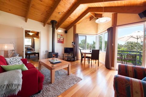 Art At Linden Gate - Darwin Holiday 2