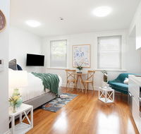 Art Deco Designer Studio in Lewisham - Darwin Holiday