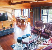 Artee House - A Bright Escape - Darwin Holiday