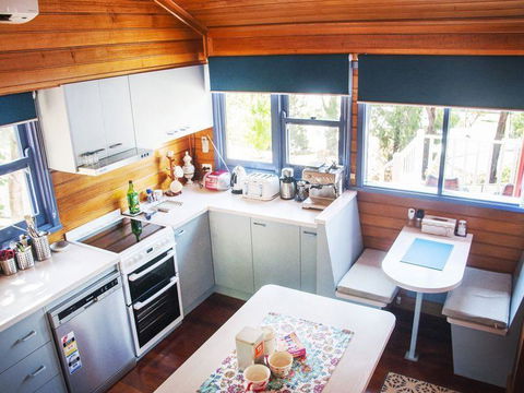 Artee House - A Bright Escape - Darwin Holiday 1