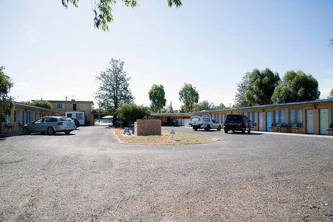 Artesian Motor Inn - Darwin Holiday 1