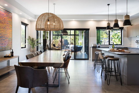 Arya - Darwin Holiday 0