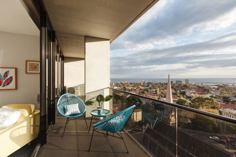 Ascent Apartment With Ocean Views By Ready Set Host - Darwin Holiday 1