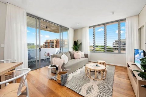 Luxurious Bondi Beach Apt Stunning Balcony Views - Darwin Holiday 0