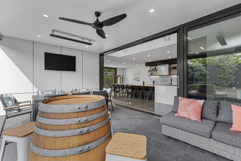 Luxurious Haven House By The Beachside Ocean Grove - Darwin Holiday 1