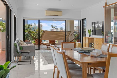 Luxury 2-Bed Penthouse With Private Rooftop - Darwin Holiday 2