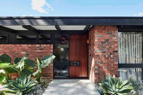 Luxurious Mid-Century Modern Home, Yarra Valley - Darwin Holiday 0