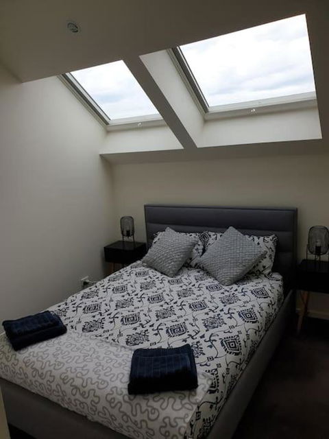 Luxurious Modern 2 Bedroom 2 Bathroom Apartment - Darwin Holiday 3