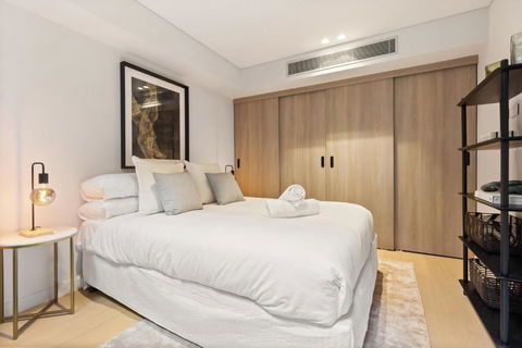 Luxurious Parkside 4BR Terrace House W/Garage - Darwin Holiday 3