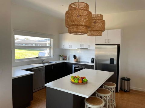 Luxurious, Spacious Beach House - Darwin Holiday 2