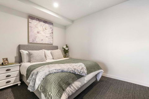Luxurious Urban Retreat With Stunning Views - Darwin Holiday 1