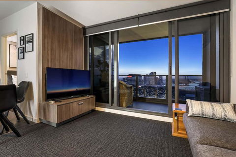 Luxurious Urban Retreat With Stunning Views - Darwin Holiday 2