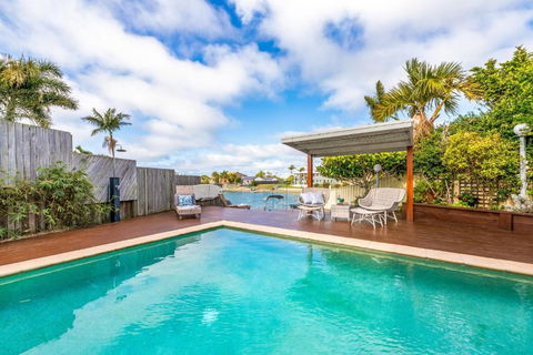 Luxurious Waterfront 5 Bedroom Coastal Retreat On Amarina - Darwin Holiday 0