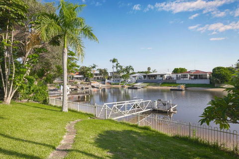 Luxurious Waterfront Retreat In Broadbeach Waters - Darwin Holiday 2