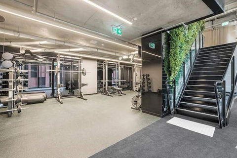 Luxury 1BR + Study Near MCG, Tennis Centre & City - Darwin Holiday 3