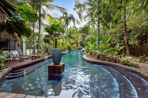Luxury 2 Bedroom Beach Club Apartment - Darwin Holiday 1